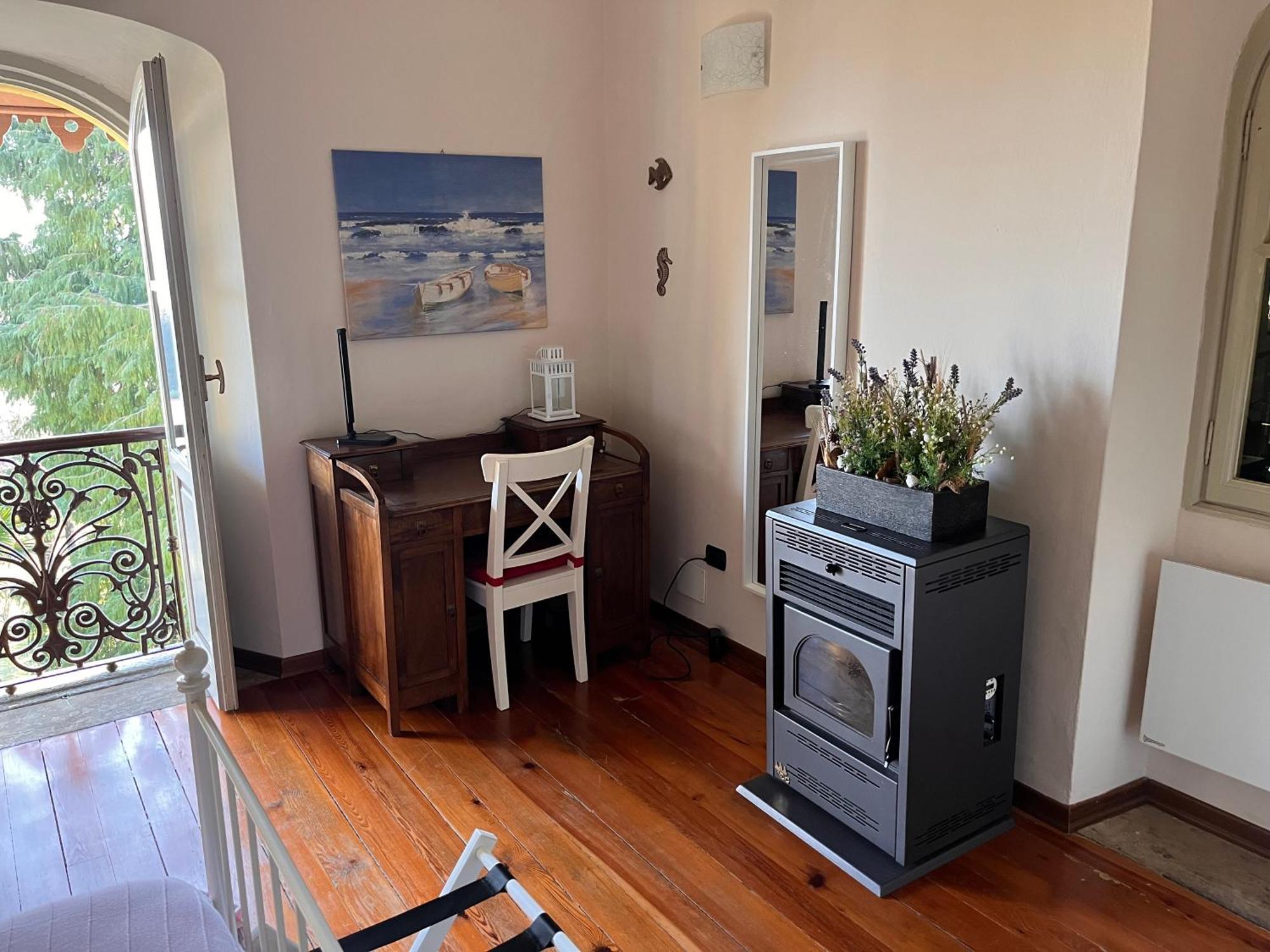 Vsc Apartment - Appartamento In Villa Storica Vista Lago E Piscina Lesa Zewnętrze zdjęcie